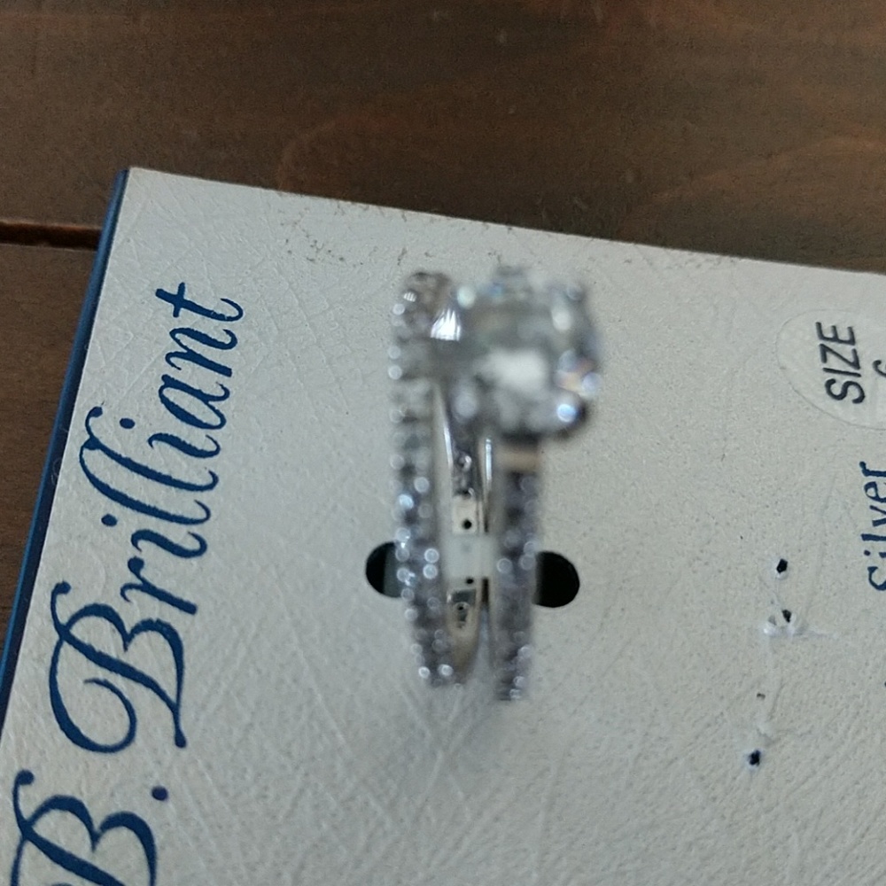 Ring - Picture 2 of 4